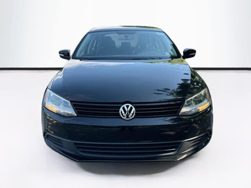Used 2012 Volkswagen Jetta 2.5L SE Sedan