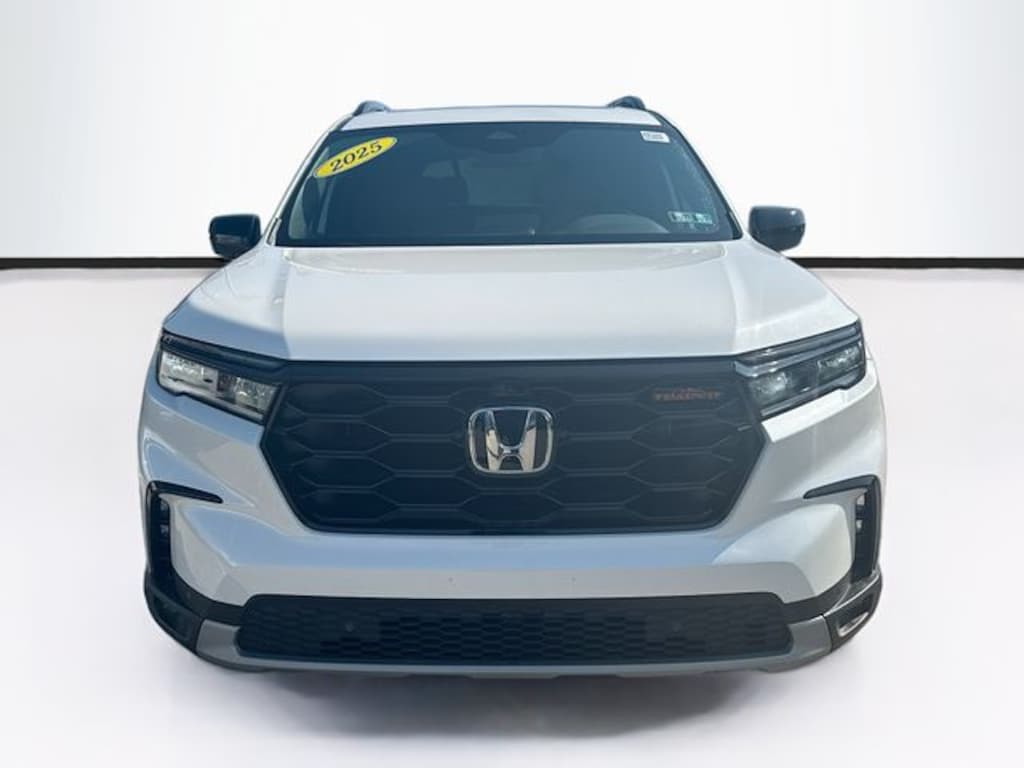 Used 2025 Honda Pilot TrailSport SUV