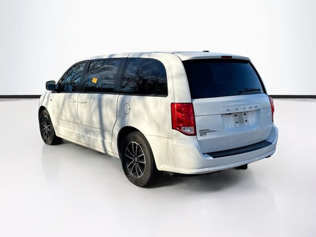 Used 2014 Dodge Grand Caravan SXT Minivan/Van