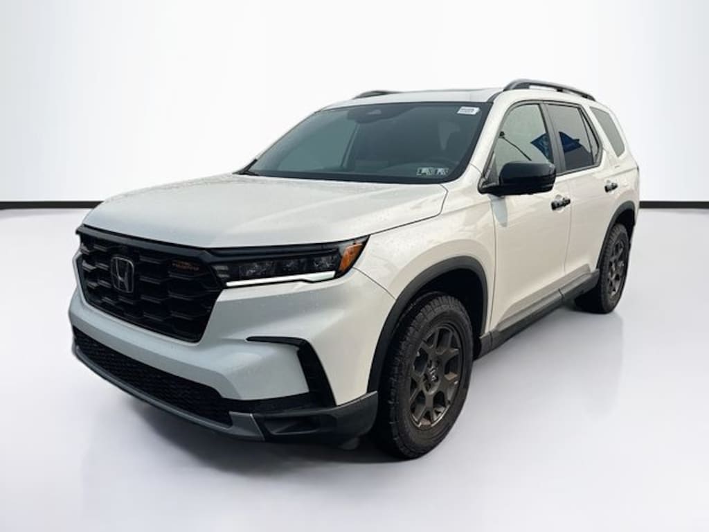 Used 2025 Honda Pilot TrailSport SUV