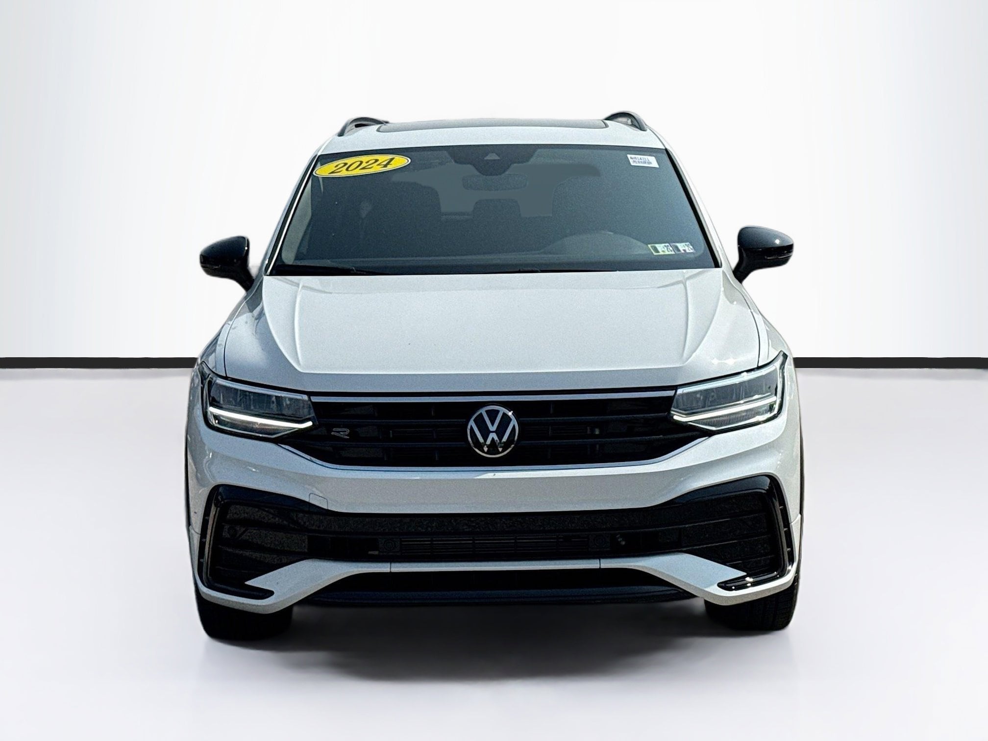 Certified 2024 Volkswagen Tiguan SE R-LINE BLACK with VIN 3VV8B7AX5RM091988 for sale in Willow Grove, PA