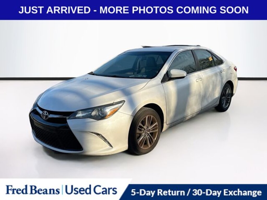 Used 2017 Toyota Camry SE Sedan