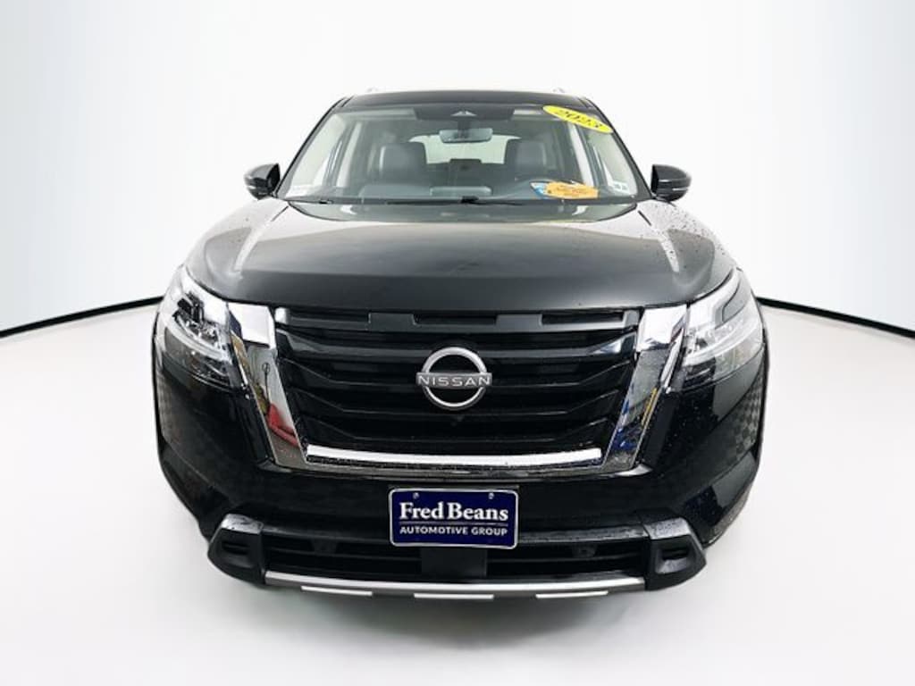Used 2023 Nissan Pathfinder SL SUV