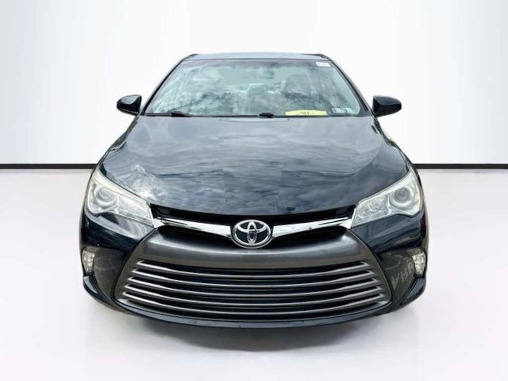 Used 2017 Toyota Camry XLE Sedan