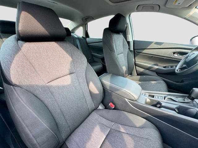 2025 Honda Accord SE - Photo 32