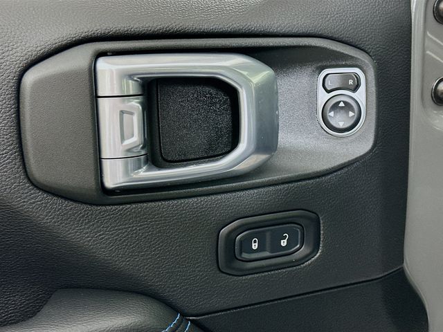 2022 Jeep Wrangler Unlimited Rubicon 4XE - Photo 18