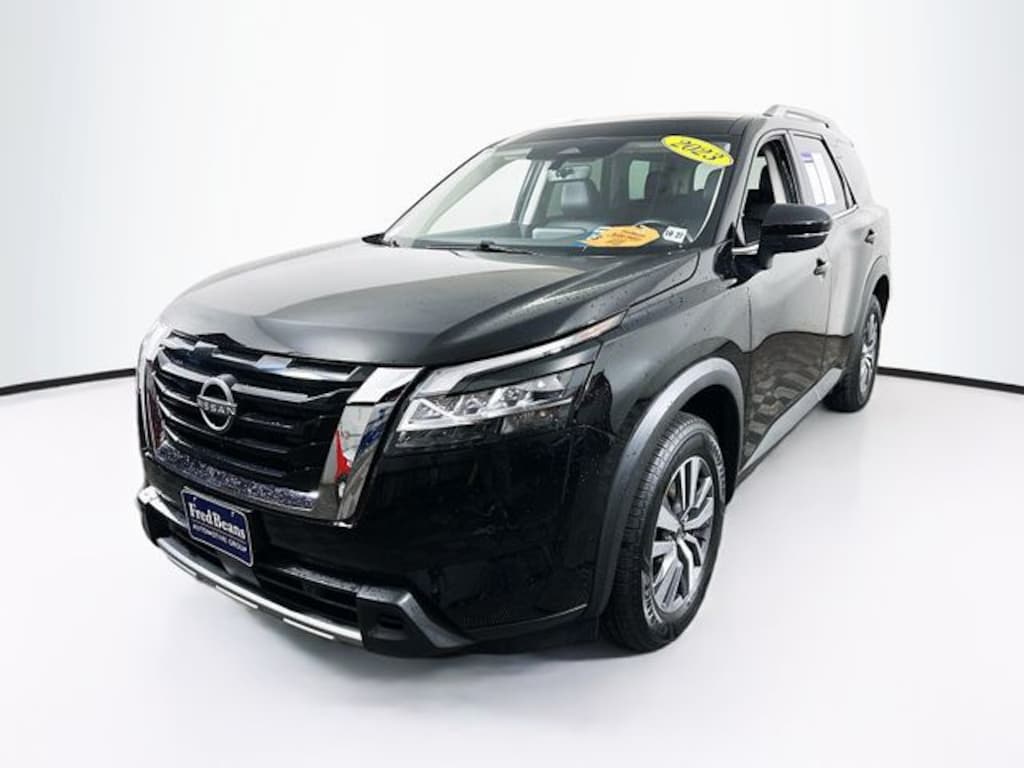 Used 2023 Nissan Pathfinder SL SUV