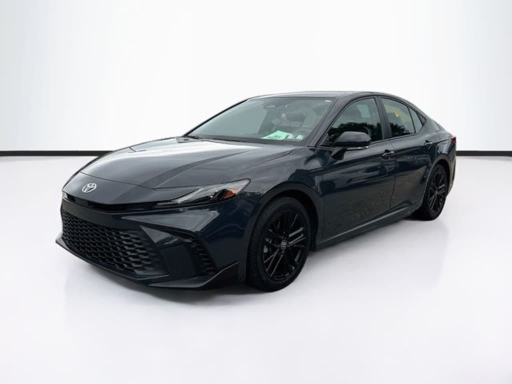 Used 2025 Toyota Camry SE Sedan