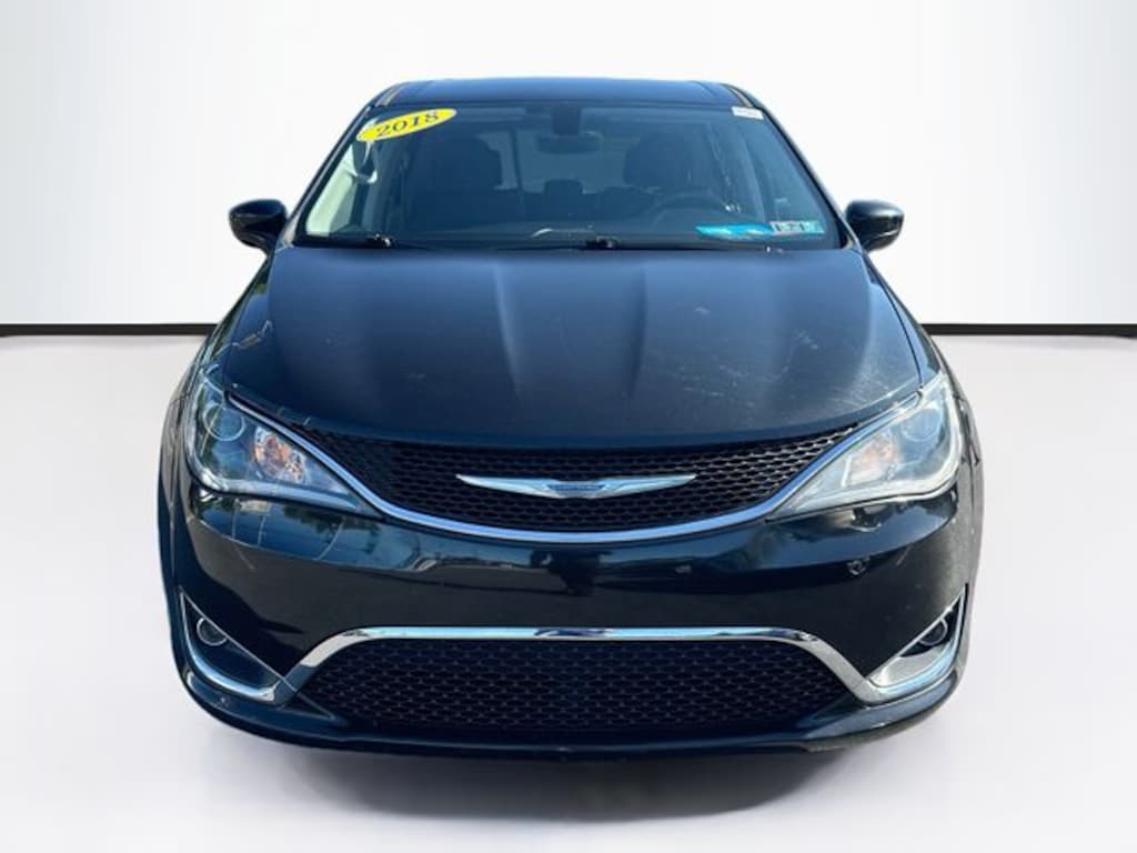 Used 2018 Chrysler Pacifica Touring Plus Minivan/Van