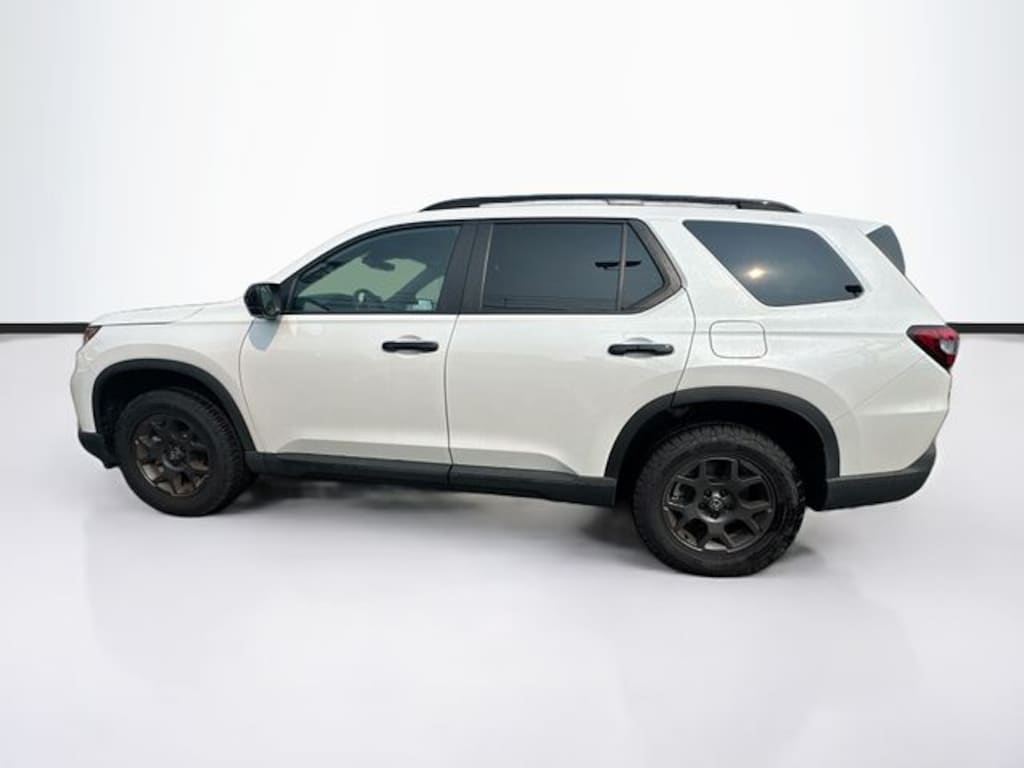 Used 2025 Honda Pilot TrailSport SUV
