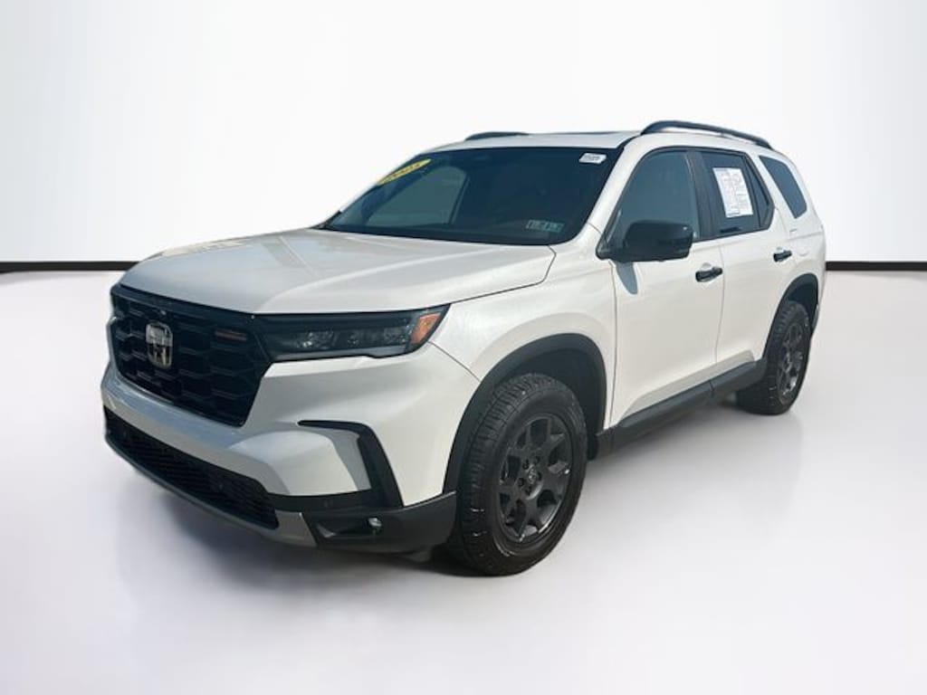 Used 2025 Honda Pilot TrailSport SUV