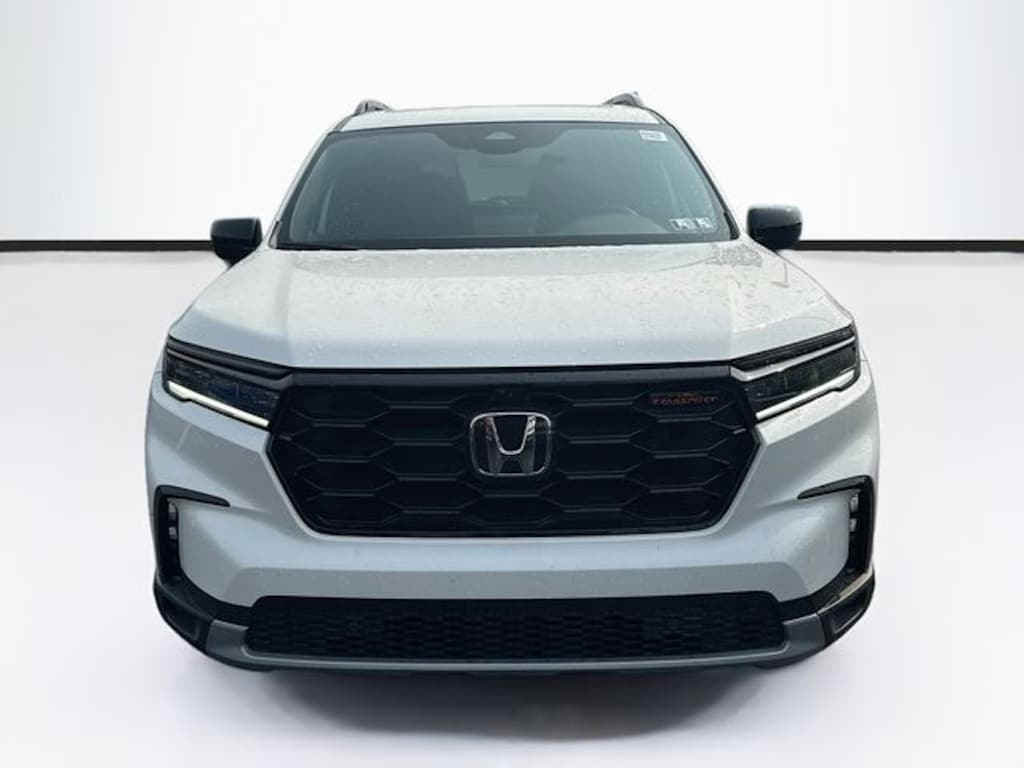 Used 2025 Honda Pilot TrailSport SUV