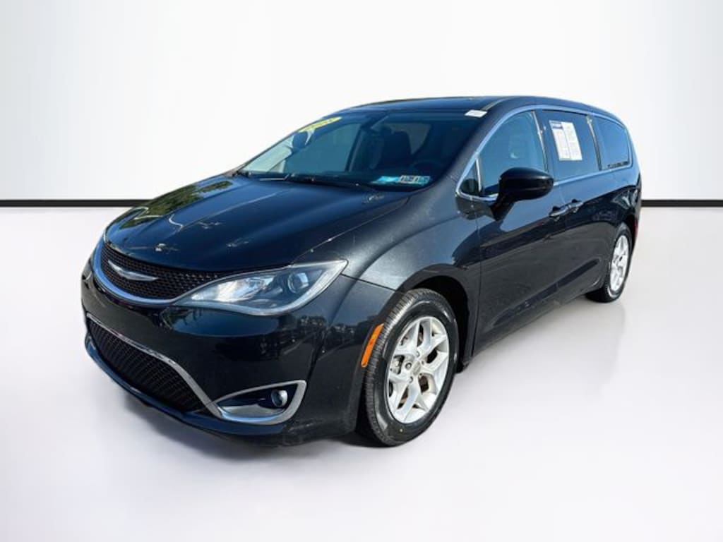Used 2018 Chrysler Pacifica Touring Plus Minivan/Van