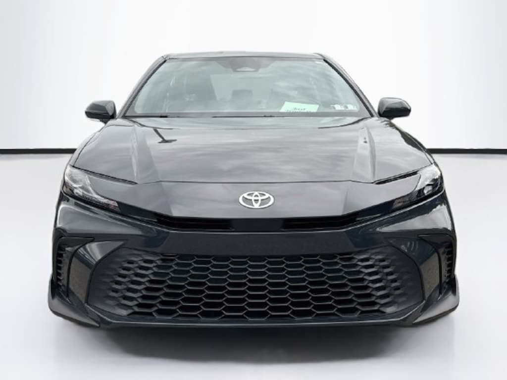 Used 2025 Toyota Camry SE Sedan
