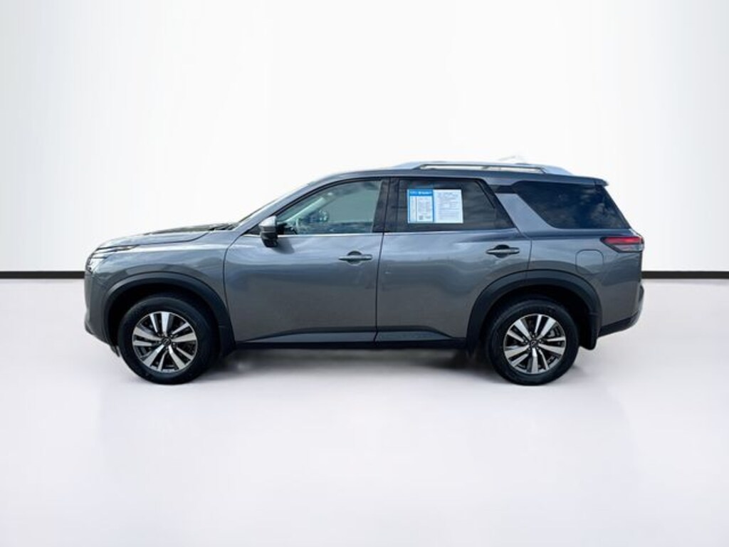 Used 2024 Nissan Pathfinder SL SUV
