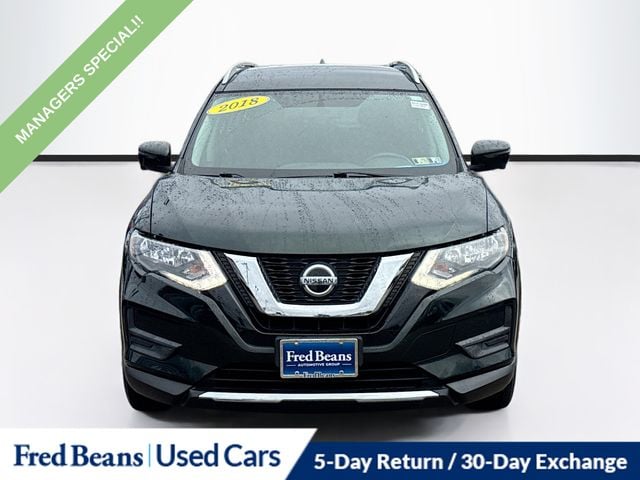 Used 2018 Nissan Rogue SV with VIN 5N1AT2MVXJC812561 for sale in Abington, PA