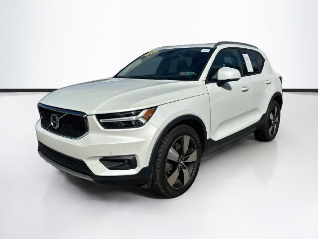 Used 2021 Volvo XC40 Momentum SUV