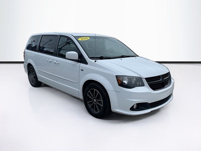 2014 Dodge Grand Caravan SXT's photo