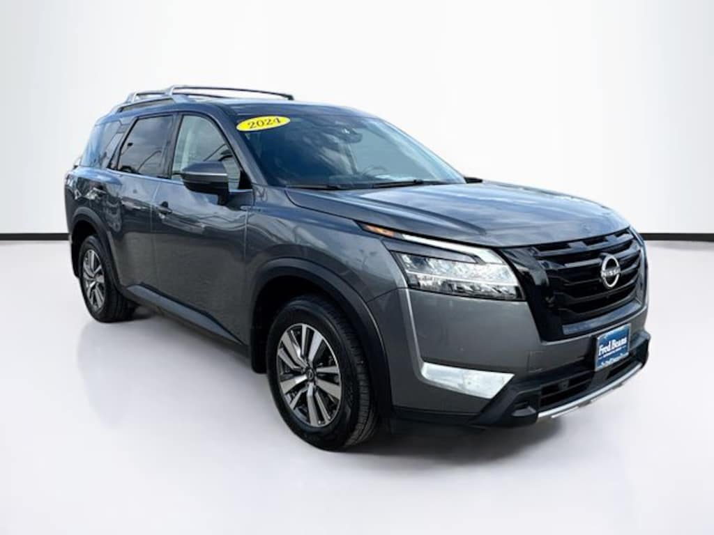 Used 2024 Nissan Pathfinder SL SUV