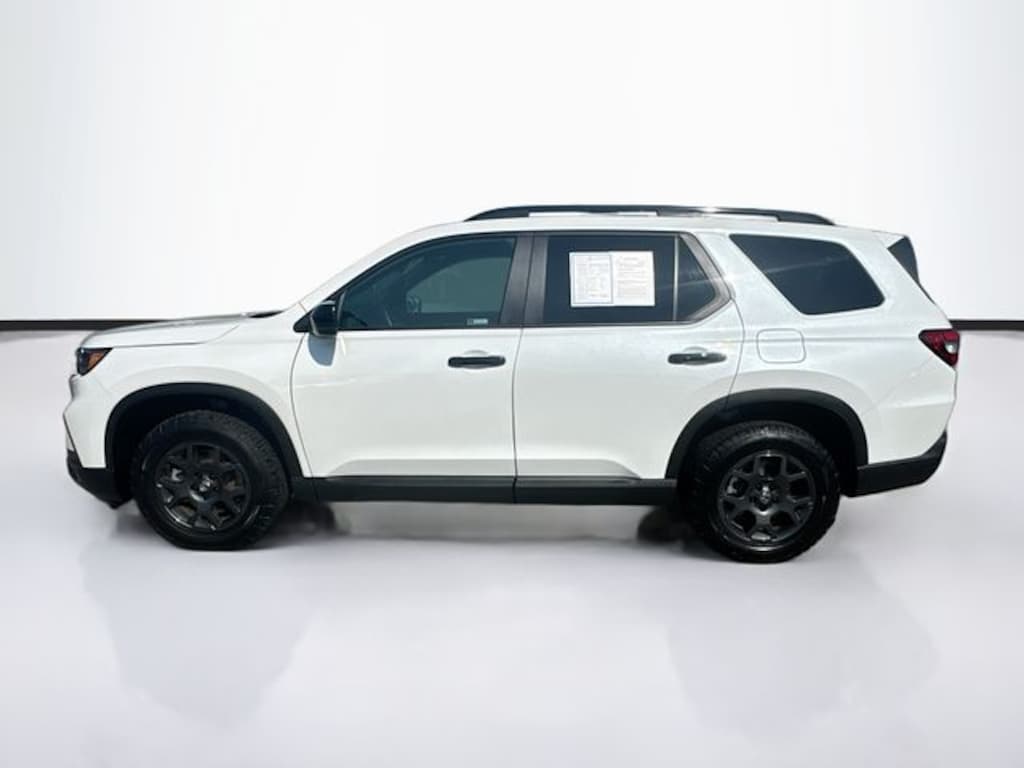 Used 2025 Honda Pilot TrailSport SUV
