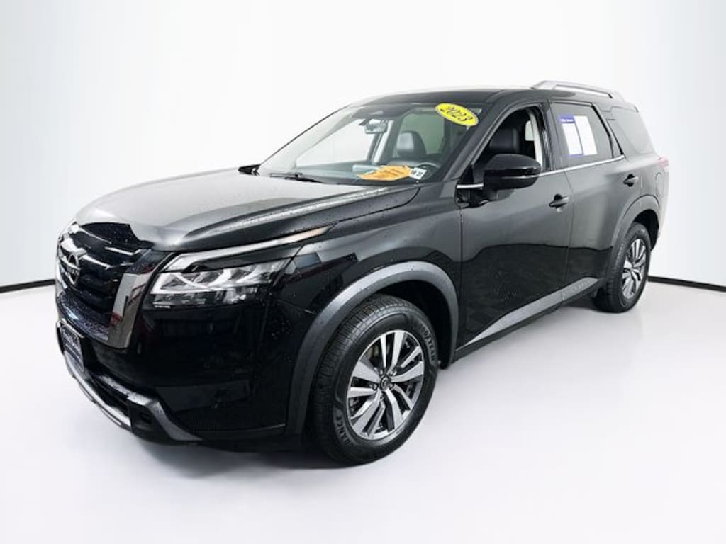 Used 2023 Nissan Pathfinder SL SUV