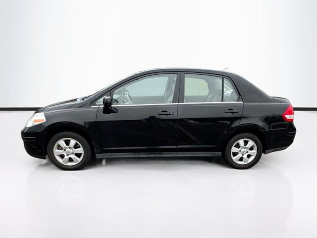 Used 2007 Nissan Versa 1.8 SL Sedan