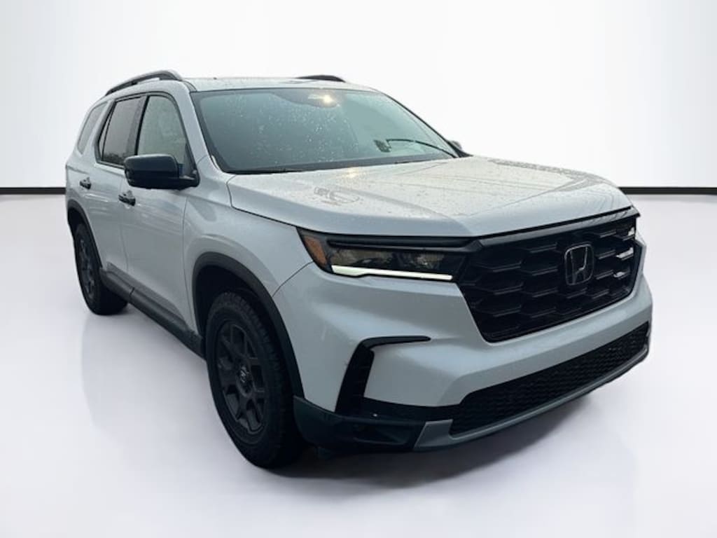 Used 2025 Honda Pilot TrailSport SUV