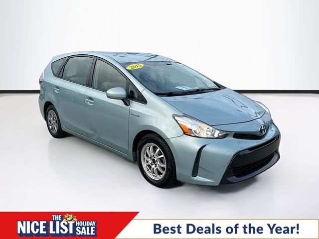2015 Toyota Prius v Five's photo