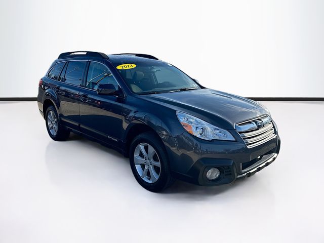 2013 Subaru Outback Premium's photo