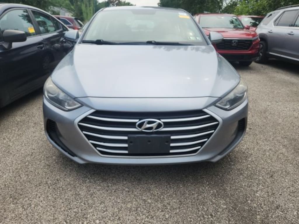 Used 2017 Hyundai Elantra SE Sedan