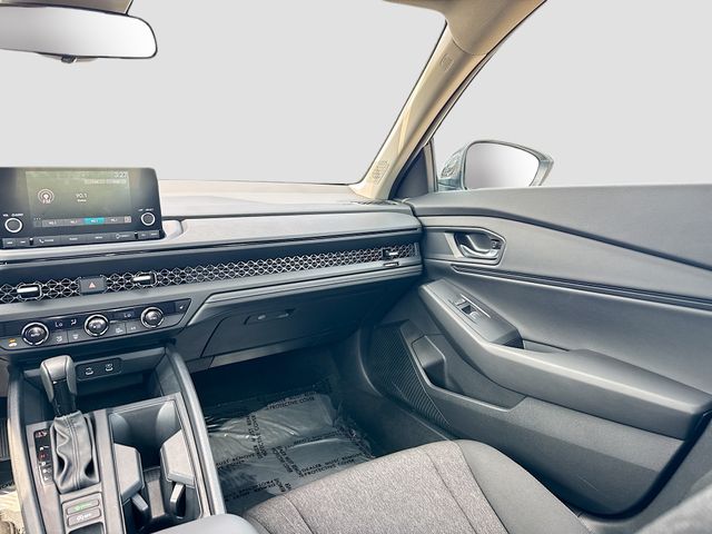 2025 Honda Accord SE - Photo 27