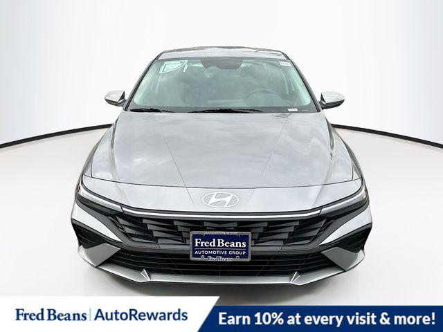 2026 Hyundai Elantra SE photo 2