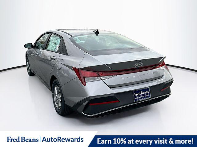 2026 Hyundai Elantra SE photo 4