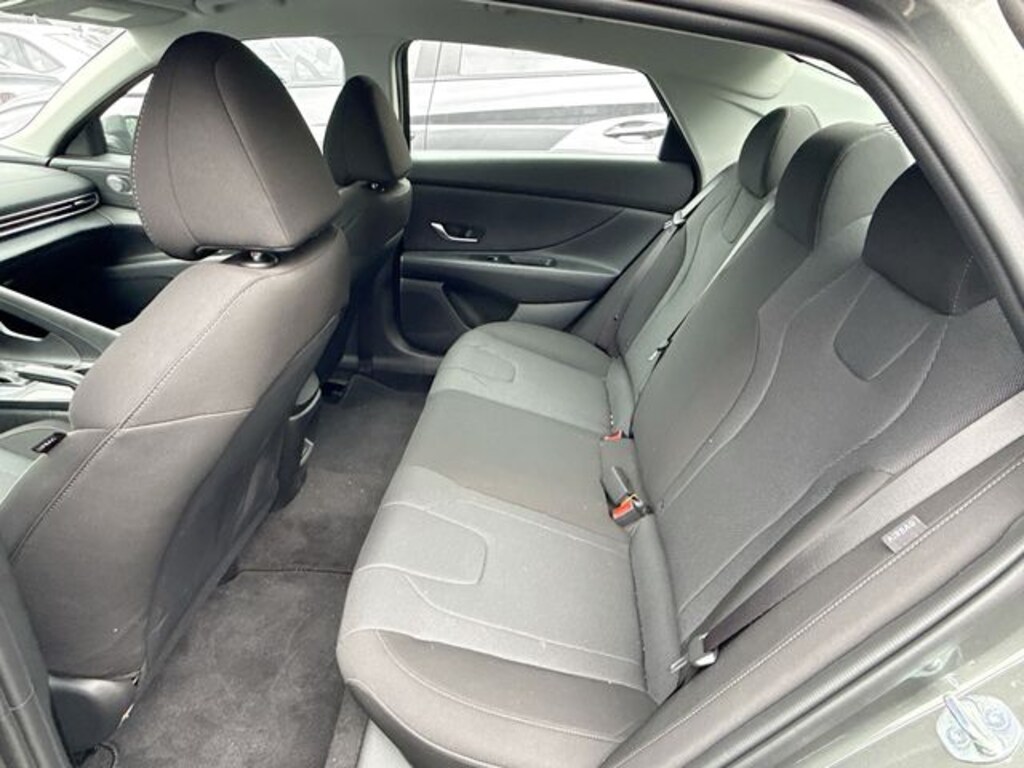 Certified 2025 Hyundai Elantra SE Sedan