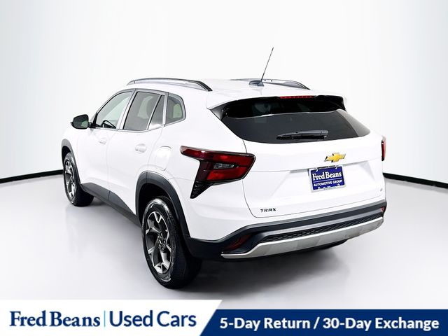 2024 Chevrolet Trax LT photo 4
