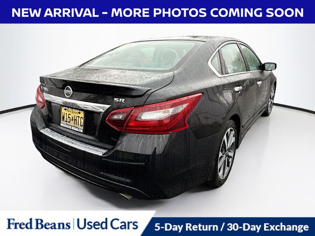 2017 Nissan Altima 2.5 SR photo 3