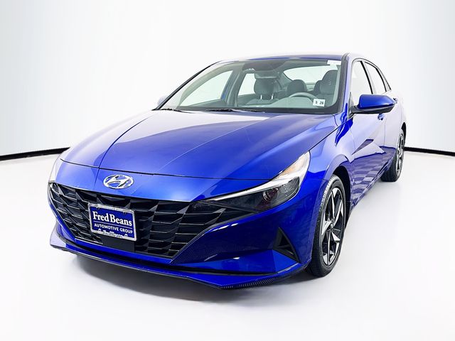 2023 Hyundai Elantra SEL photo 3