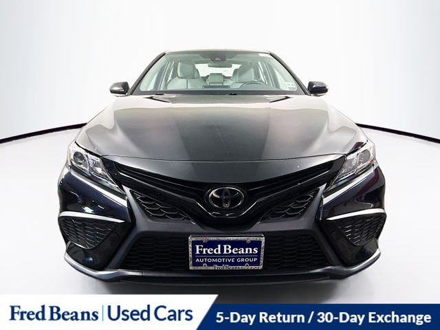 2022 Toyota Camry SE photo 2