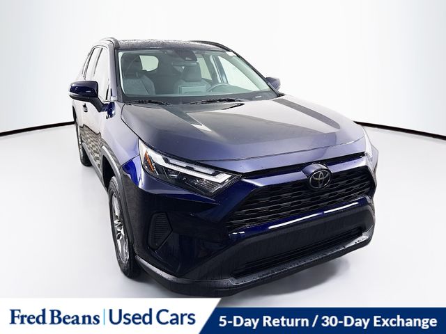 2024 Toyota RAV4 XLE's photo