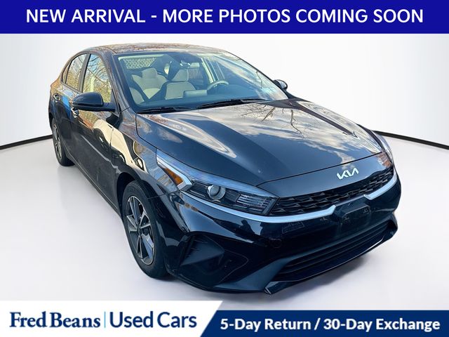 2023 Kia Forte LXS photo 2