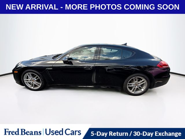 2015 Porsche Panamera 4 photo 3