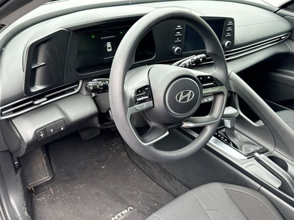Certified 2025 Hyundai Elantra SE Sedan
