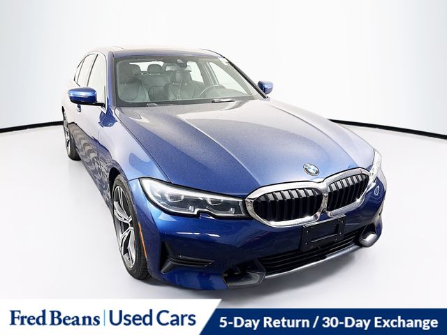 2021 BMW 3 Series 330e xDrive Sedan's photo