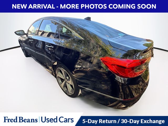 2018 Honda Accord Touring photo 2