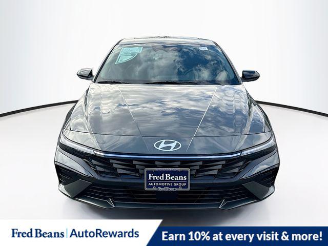 2026 Hyundai Elantra SEL Sport photo 2