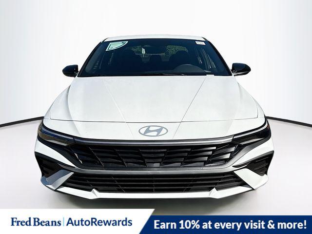 2025 Hyundai Elantra SEL Sport photo 2