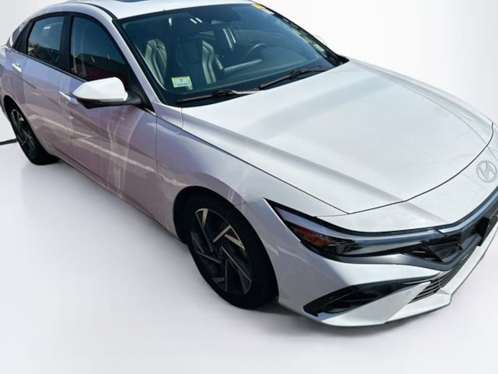 Certified 2024 Hyundai Elantra Limited Sedan