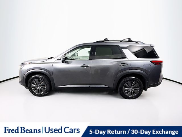 2022 Nissan Pathfinder SV photo 3