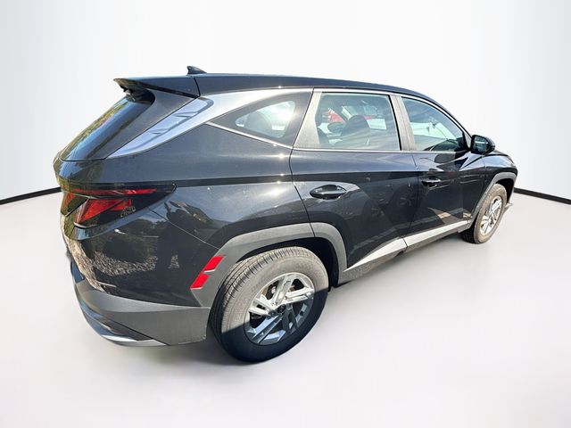 2025 Hyundai Tucson SE photo 3