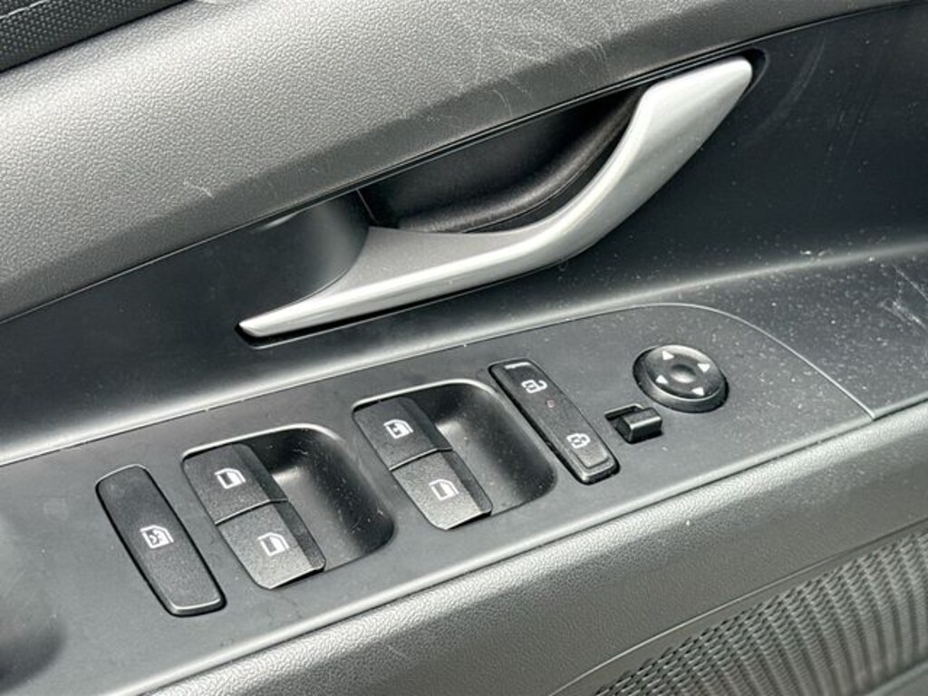 Certified 2025 Hyundai Elantra SE Sedan